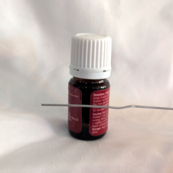 Young Living Tea Tree 5ml Essential Oil - Picture 4 of 4
